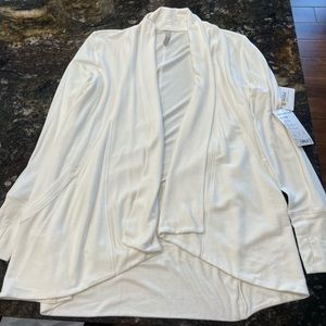 NEW w/tags Athleta Pranayama Wrap - off white